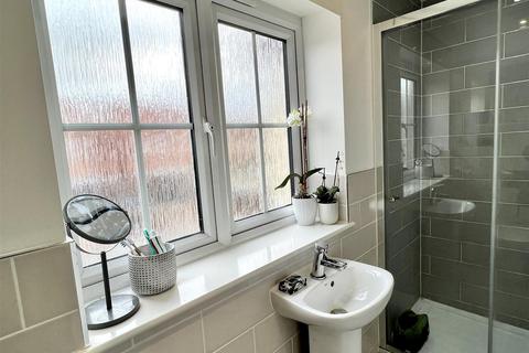 14 Bell Garth, Market Weighton, York, YO43 3GQ