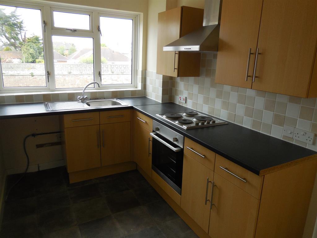 High Marryats, Grove Road, Barton On Sea, BH25 7DW 1 bed flat £795