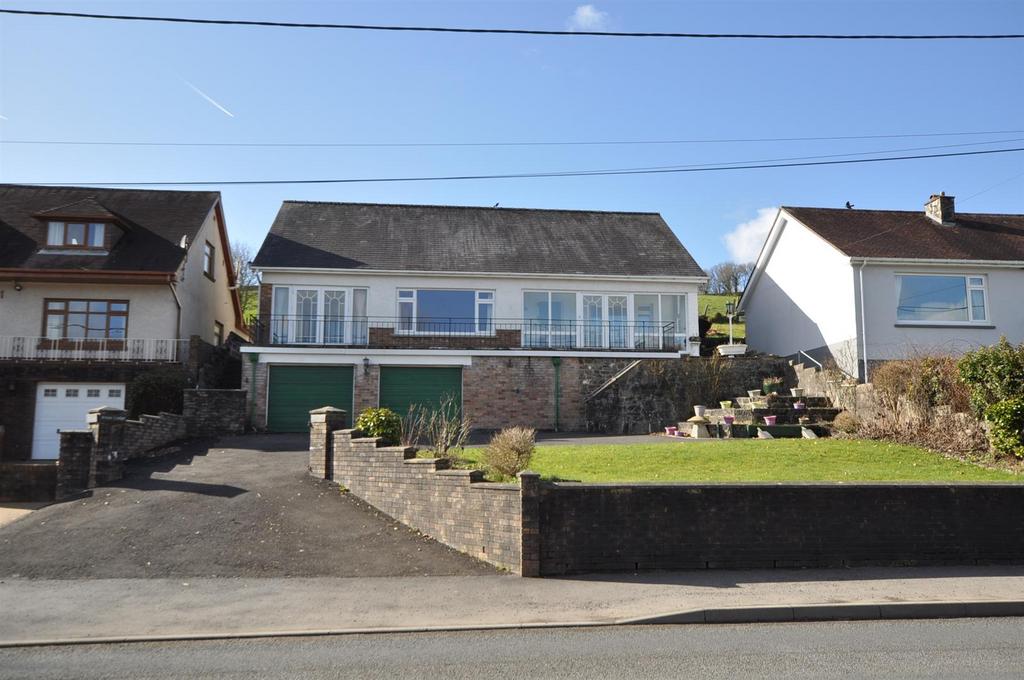 Bronwydd Road, Carmarthen 3 bed detached bungalow for sale £320,000
