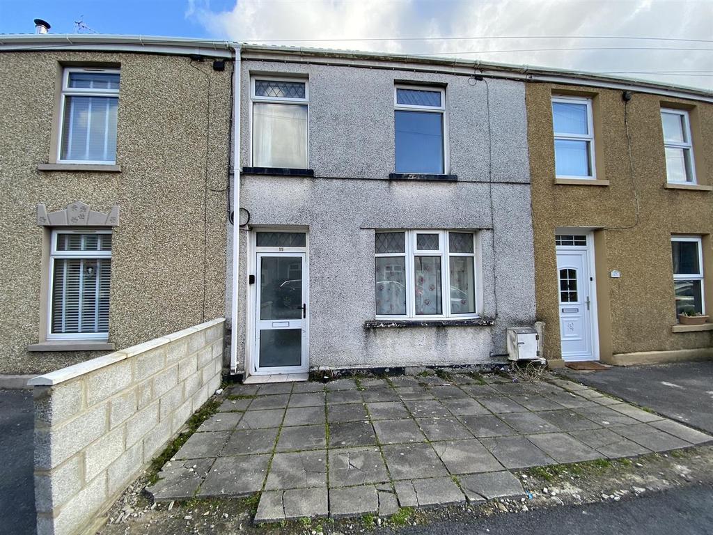 Maes Road, Llangennech, Llanelli 3 bed terraced house £130,000