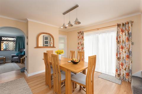 2 Cliffsend Road, Cliffsend, Ramsgate, CT12 5JD