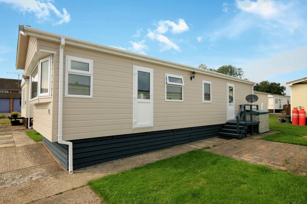 Shaws Trailer Park, Knaresborough Road, Harrogate, HG2 7NE 2 bed park