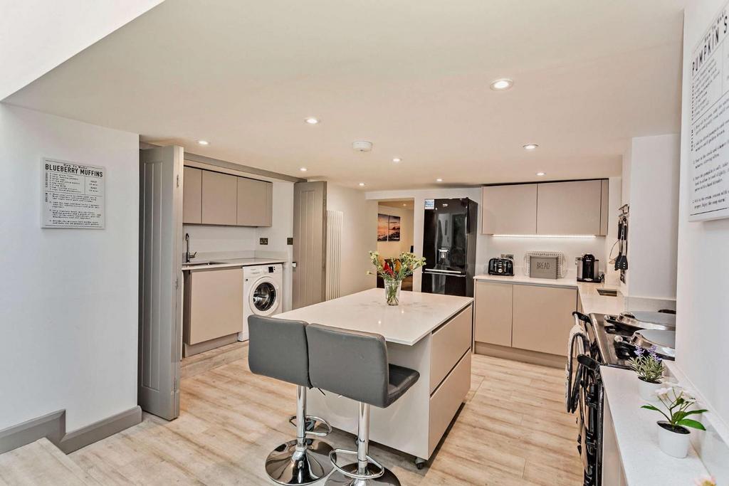 8524772-interior13-800.jpg