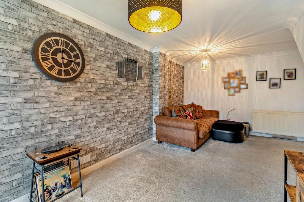 Chaucer Green, Harrogate, HG1 3LW 3 bed house £275,000