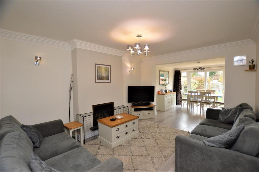 Sherborne Way, Croxley Green... 3 bed semidetached bungalow £650,000