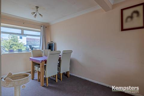 85 Crescent Avenue, Grays, RM17 6AZ