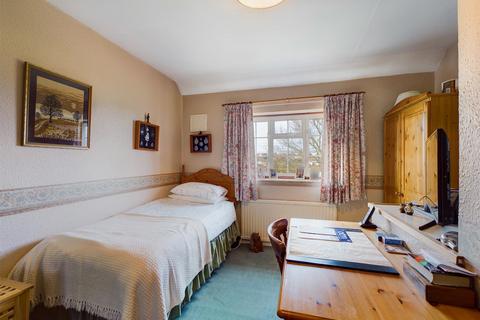 47 Godric Crescent, New Addington, Croydon, CR0 0HR