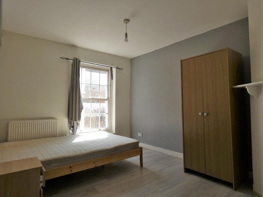 Room 4.JPG