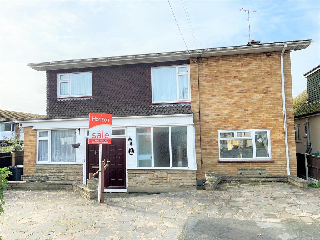 Lingfield Drive, Rochford 4 bed detached house £550,000