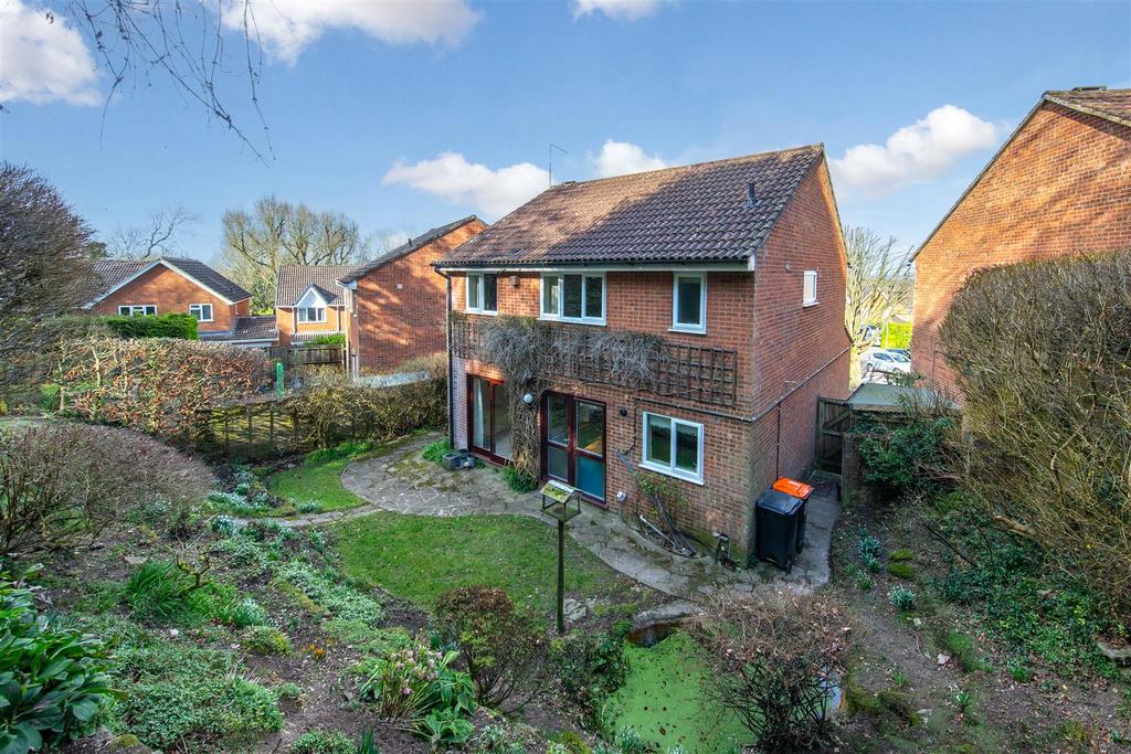 West Hill, Dunstable, Bedfordshire 4 bed detached house for sale £490,000