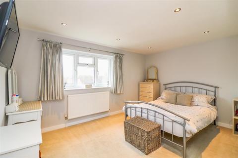 9 Rectory Close, Raydon, Ipswich, IP7 5LS