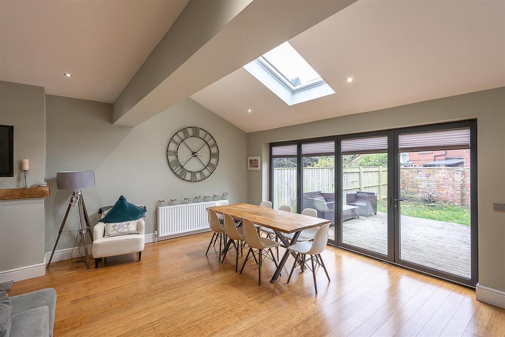 Kitchen/Diner &amp; Family Room