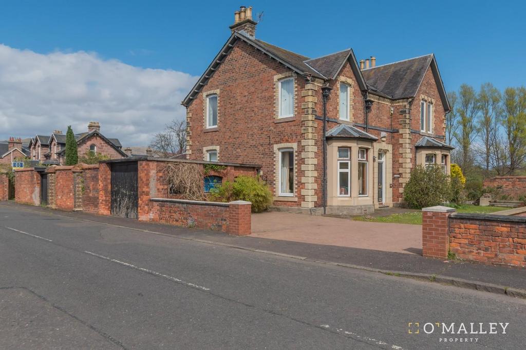 Hilton Road, Alloa 3 bed flat £199,995