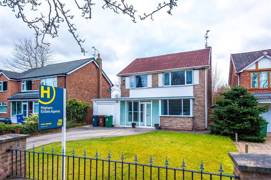 Bodmin Road, Astley, Manchester 3 bed detached house £325,000