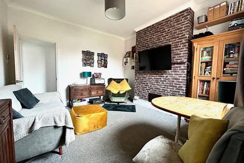 Flat 2, 223 Cheriton Road, Folkestone, CT19 4AT