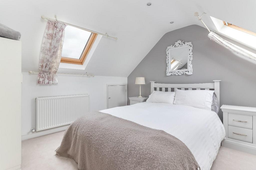 Bedroom 4.jpg