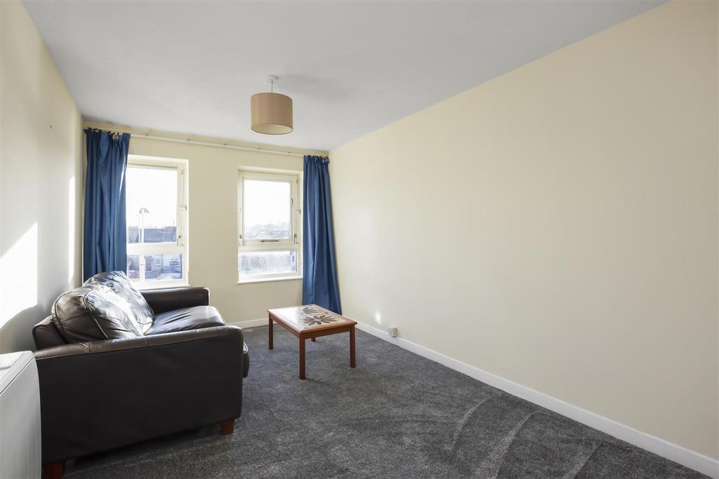 8 Glen Nevis Drive Dunfermline 3.jpg