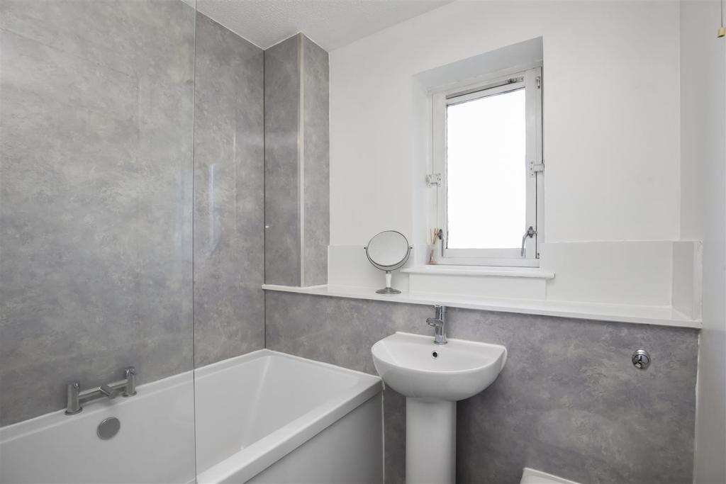 8 Glen Nevis Drive Dunfermline 9.jpg
