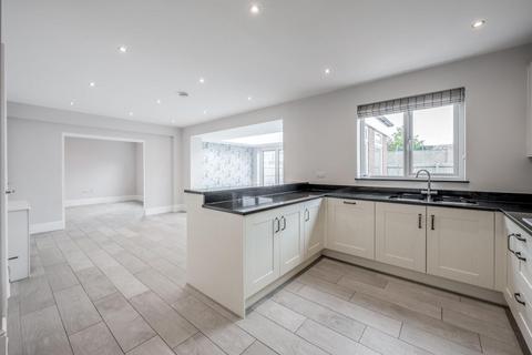 12 Cricketers Grove, Birmingham, B17 8BF