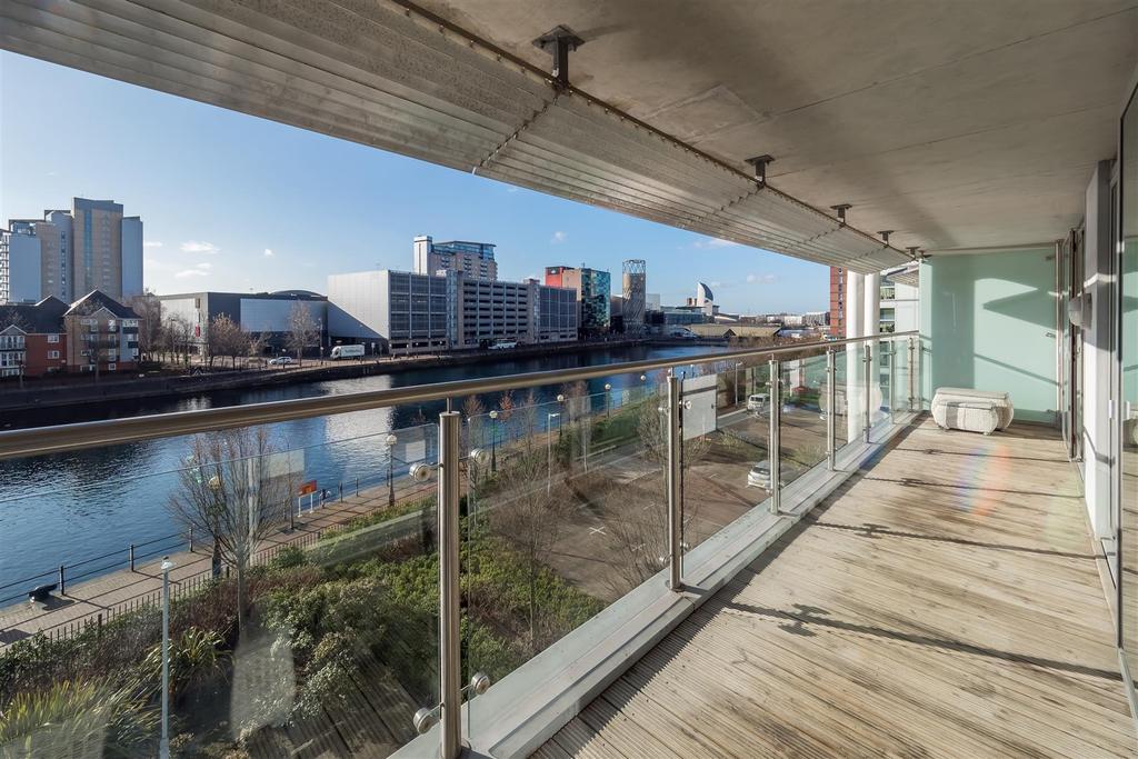 NV Buildings, 100 The Quays, Salford 2 bed apartment £385,000