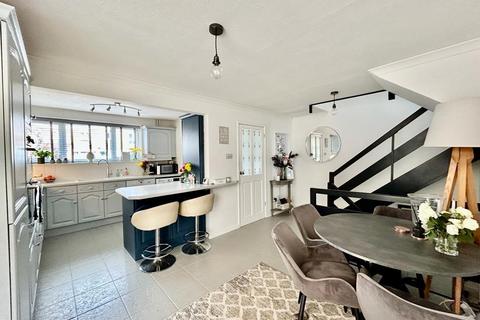 21 Fisher Rowe Close, Bramley, Guildford, GU5 0EH