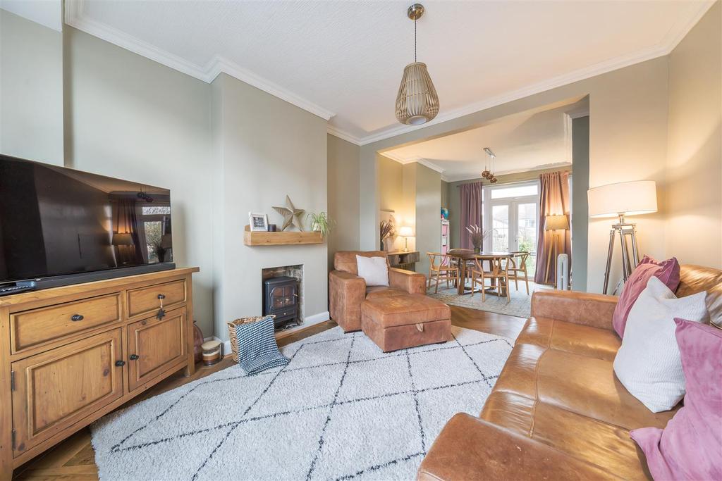 Braemar Road, Worcester Park 3 bed house £600,000