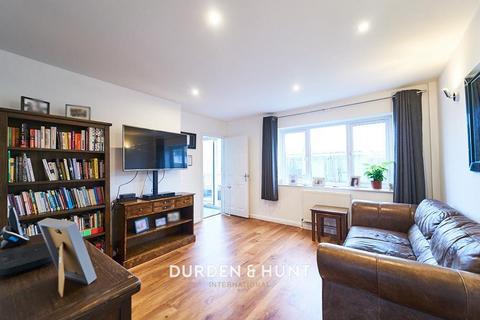40 Cornwall Road, Pilgrims Hatch, Brentwood, CM15 9LX