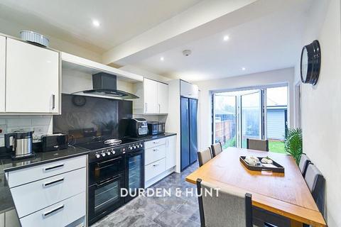 40 Cornwall Road, Pilgrims Hatch, Brentwood, CM15 9LX