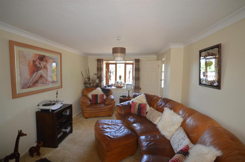 Town Farm, Redruth 2 bed house £825 pcm (£190 pw)