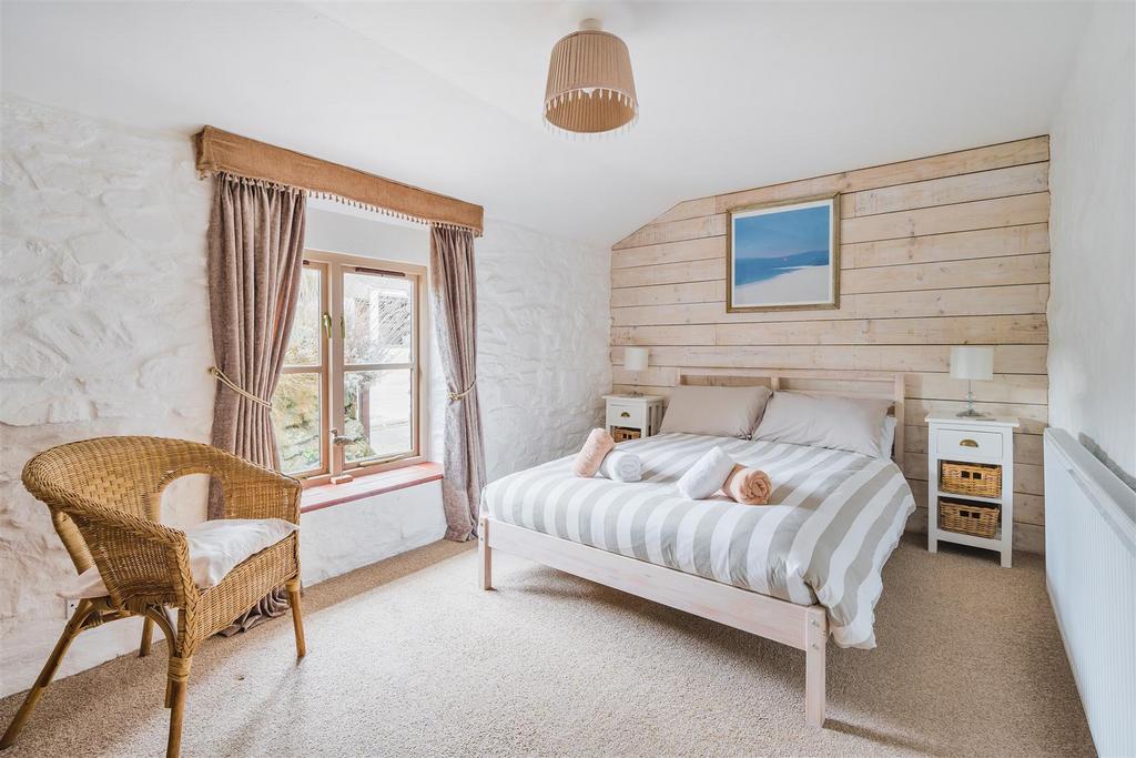 Babes Cottage Bedroom.jpg