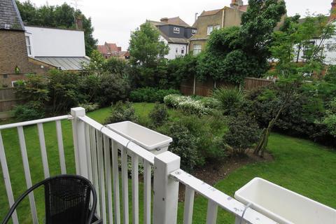 2 bedroom flat to rent - Matcham Place , 7-9 Pembury Road, Westcliff on Sea
