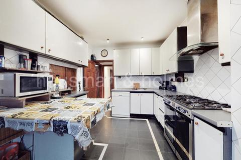 4 bedroom house for sale, Hendon Way, NW2