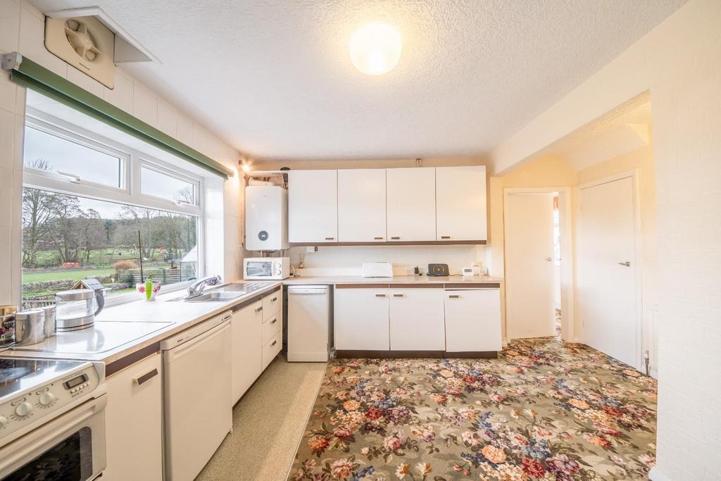 KITCHEN 02.jpg