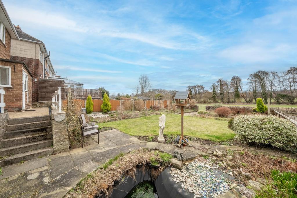 REAR GARDEN 03.jpg