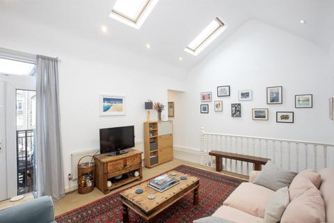 60 Bavent Road, London, SE5 9RZ