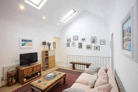 60 Bavent Road, London, SE5 9RZ