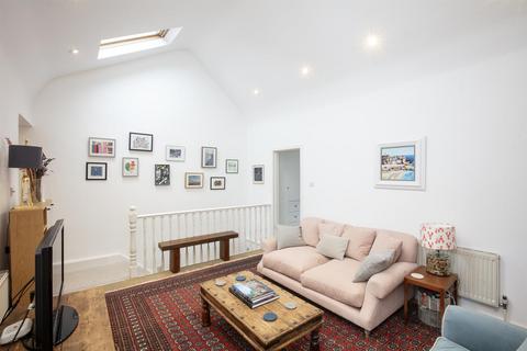 60 Bavent Road, London, SE5 9RZ