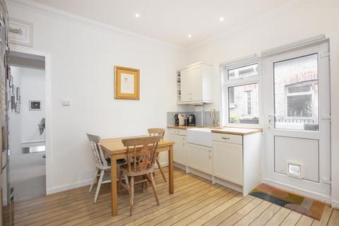 60 Bavent Road, London, SE5 9RZ