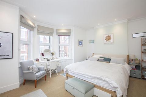 60 Bavent Road, London, SE5 9RZ