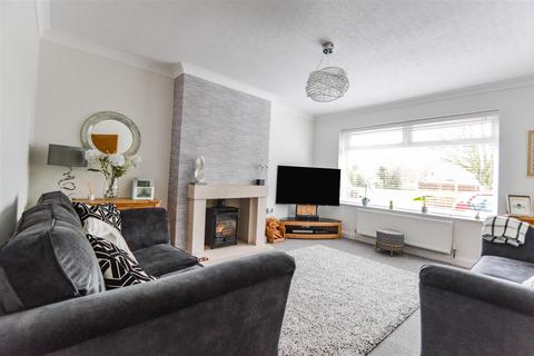 86 Springfield Way, Anlaby, Hull, HU10 6QJ