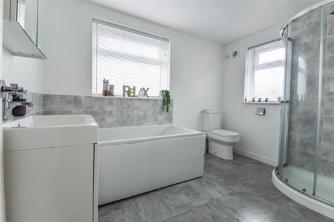 86 Springfield Way, Anlaby, Hull, HU10 6QJ