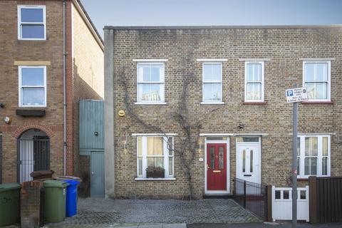 53 Warner Road, London, SE5 9NE