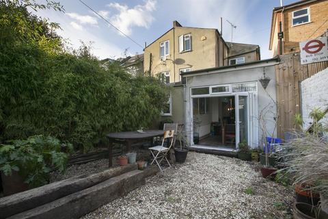53 Warner Road, London, SE5 9NE