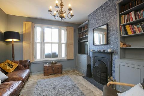 53 Warner Road, London, SE5 9NE