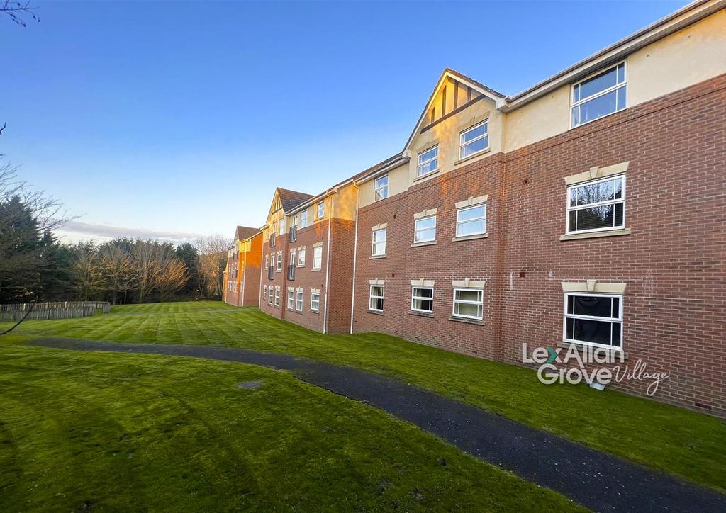 Newlands Close, Hagley, Stourbridge 2 bed apartment £150,000