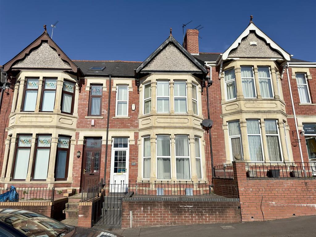Gladstone Road, Barry 3 bed terraced house £270,000