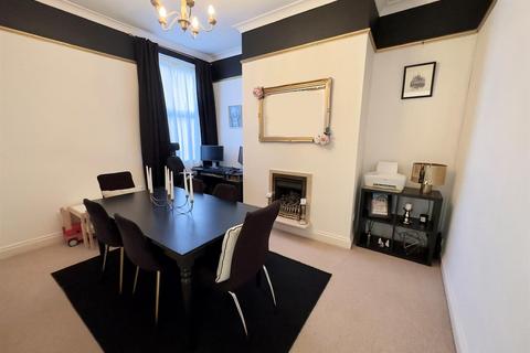 215 Gladstone Road, Barry, CF62 8NB