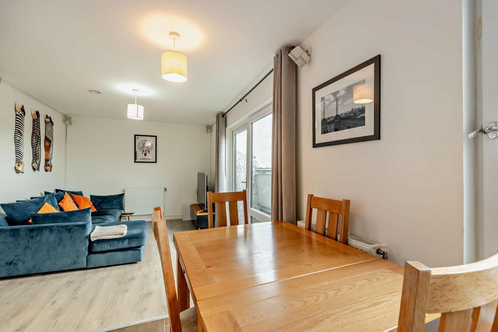8541206-interior11-800.jpg