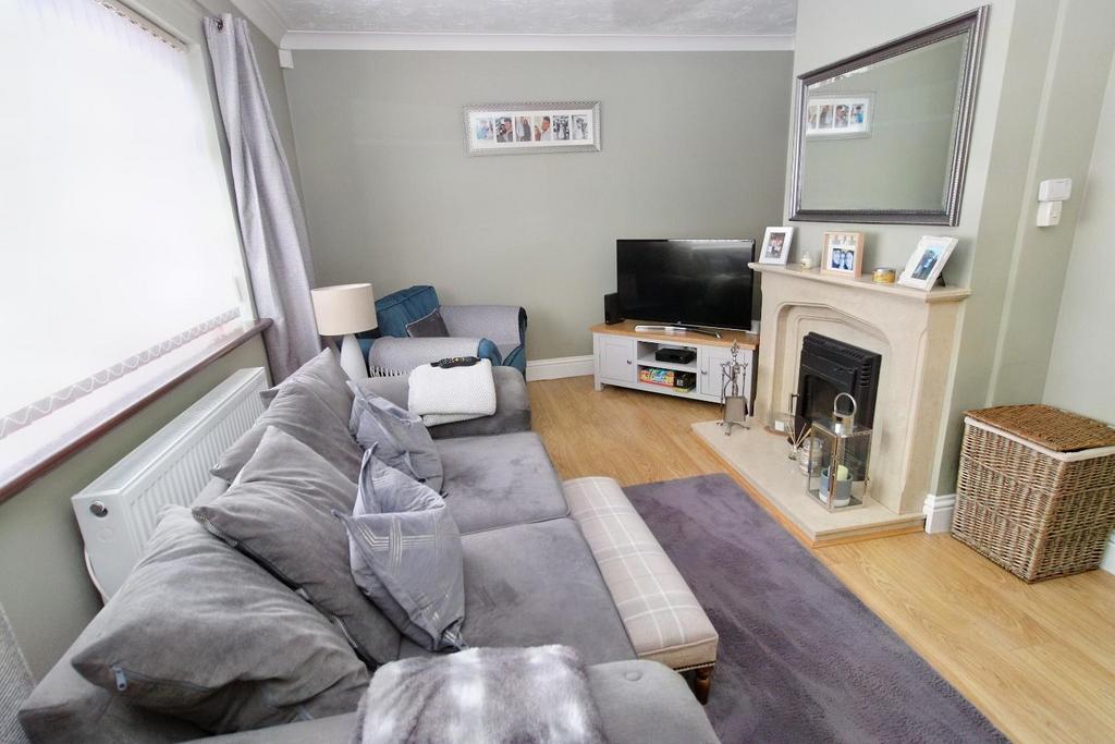 Sturminster Road, Stockwood, Bristol 2 bed end of terrace house £275,000