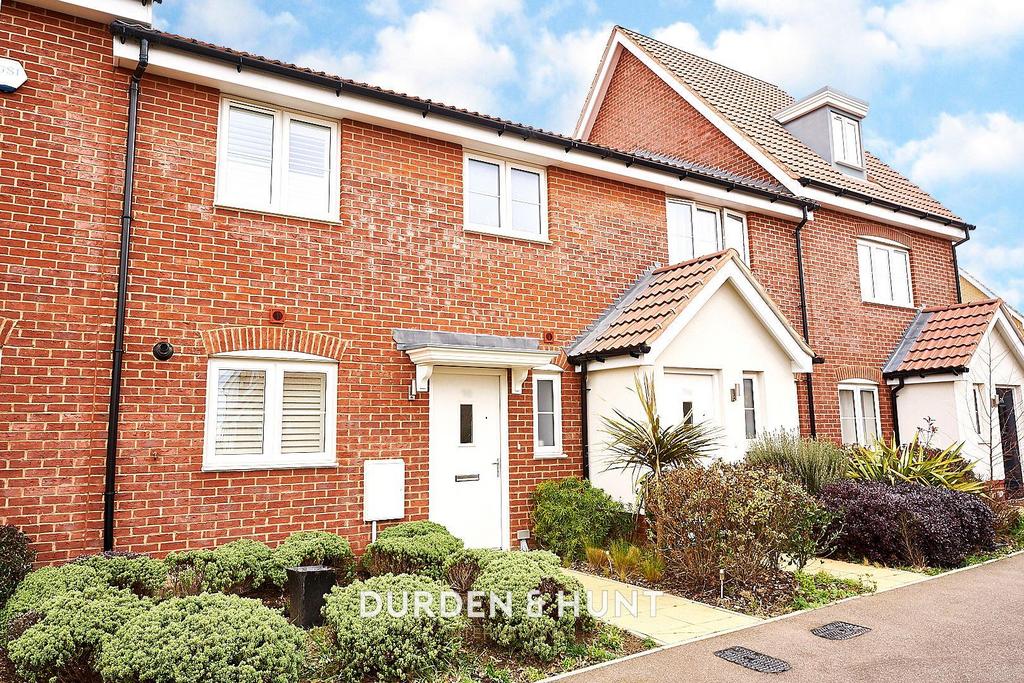Five Oaks Lane, Chigwell, IG7 3 bed terraced house for sale £535,000